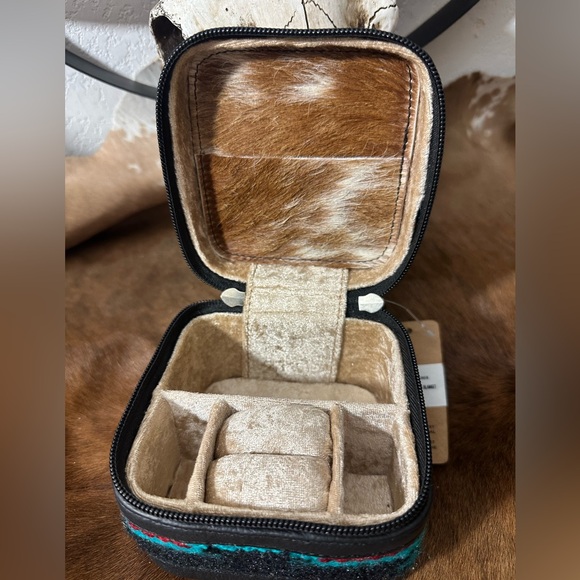 Jewelry box with hair on hide and saddle blanket - Picture 6 of 8